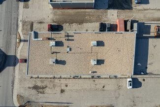 Plus de détails pour 113 Railway St W, Cochrane, AB - Commerce de détail à vendre