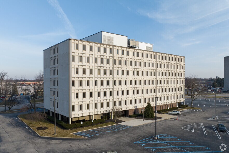 3103 Executive Pky, Toledo, OH à louer - Photo du bâtiment - Image 2 de 22