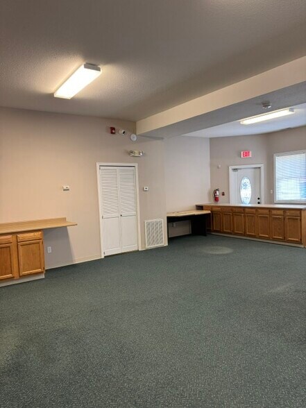 97 Farmington Avenue, Berlin, CT for lease - Interior Photo - Image 3 of 3