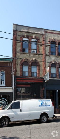 134-138 Ossington Ave, Toronto, ON for lease - Building Photo - Image 2 of 3