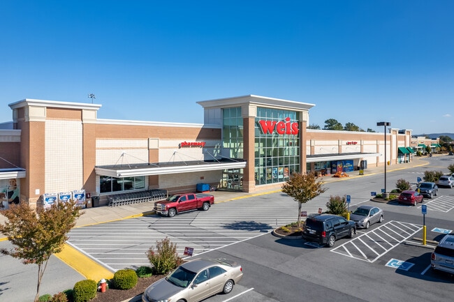 Plus de détails pour 217 Oak Lee Dr, Ranson, WV - Commerce de détail à louer