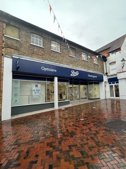 22-24 Swan Ln, Guildford for sale - Building Photo - Image 2 of 12