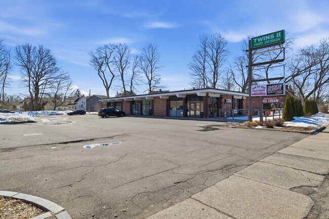 Plus de détails pour 1399 Westfield St, West Springfield, MA - Commerce de détail à louer