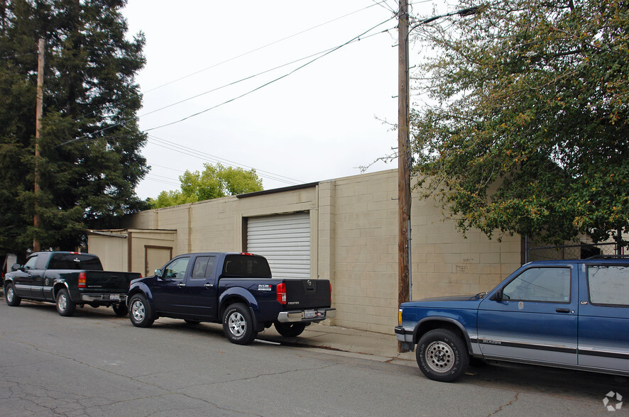 4095 Deeble St, Sacramento, CA for lease - Building Photo - Image 3 of 5