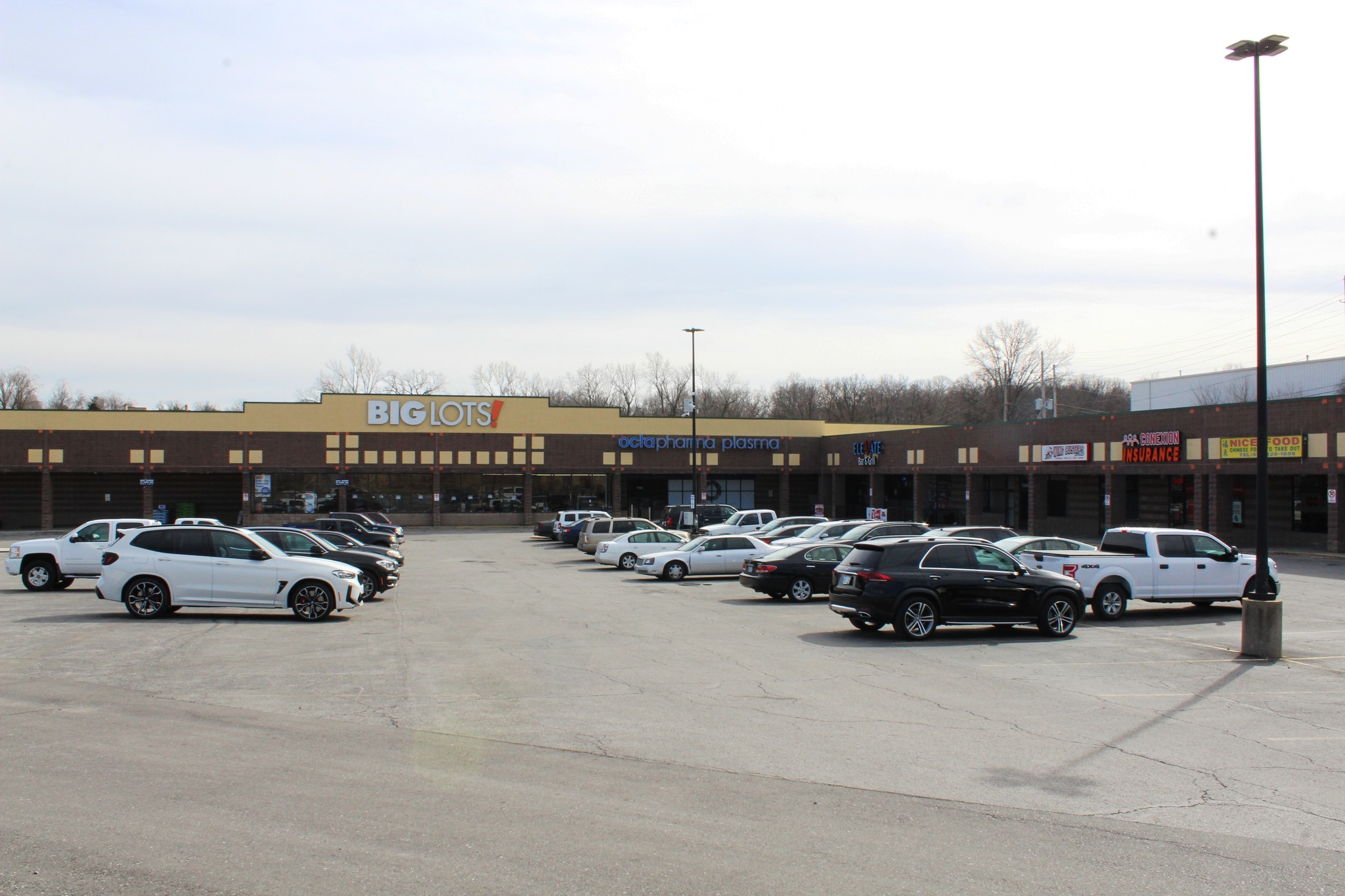 7523-7569 State Ave, Kansas City, KS for lease Building Photo- Image 1 of 4