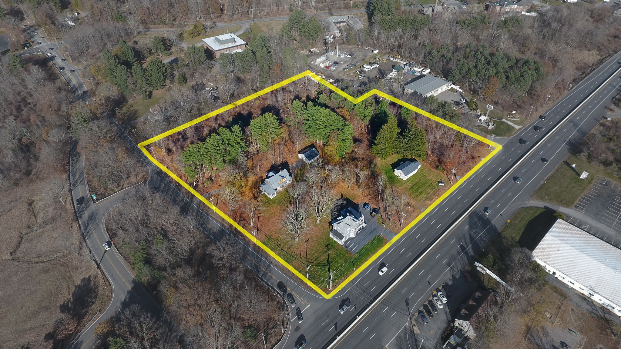 171 Milk St & 221-223 Turnpike Rd portefeuille de 3 propriétés à vendre sur LoopNet.ca Photo du bâtiment- Image 1 de 7