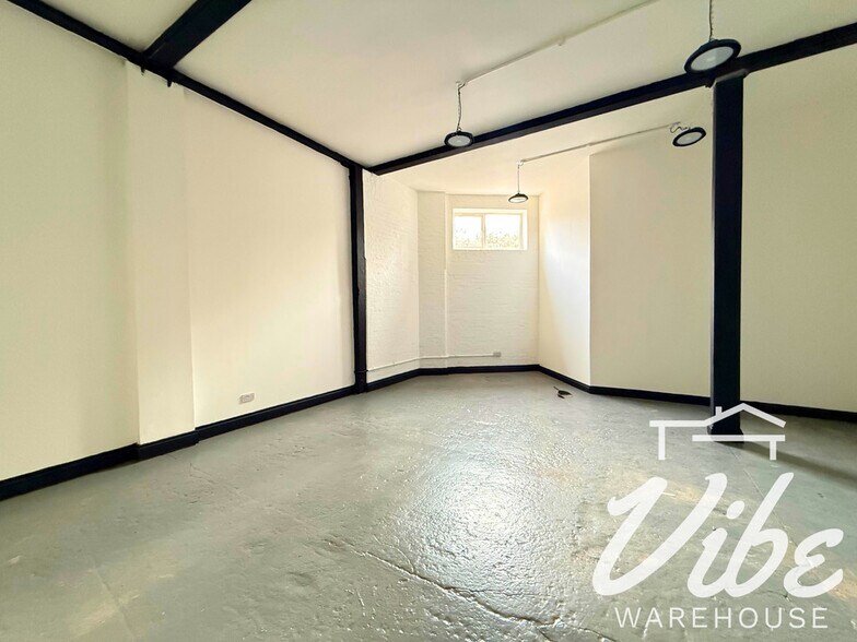 Fountayne Rd, Londres à louer - Photo du bâtiment - Image 3 de 5