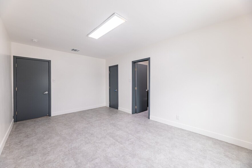 203-215 N Victory Blvd, Burbank, CA à louer - Photo du bâtiment - Image 2 de 29