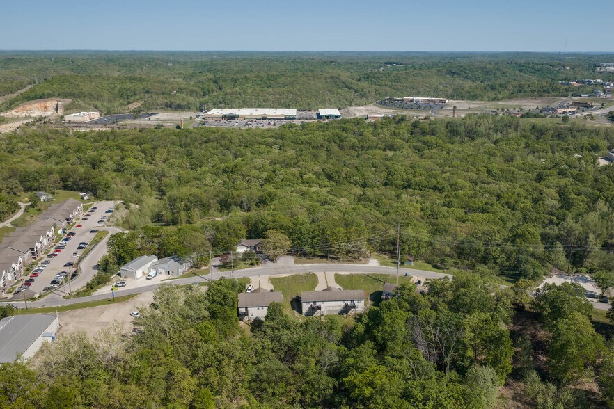 126 S Fish Haven Rd, Lake Ozark, MO à vendre - Photo du bâtiment - Image 3 de 14