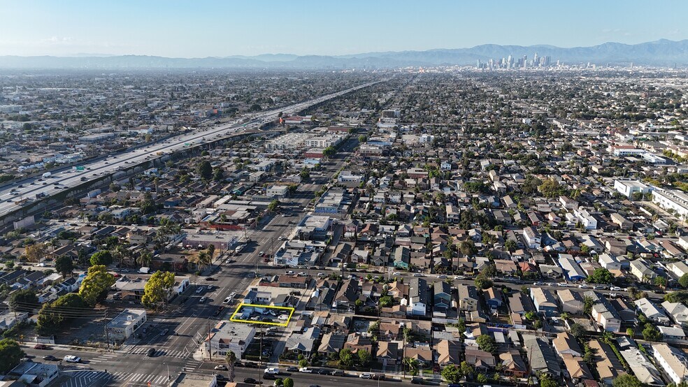 9118 S Broadway, Los Angeles, CA à vendre - Photo du bâtiment - Image 3 de 8