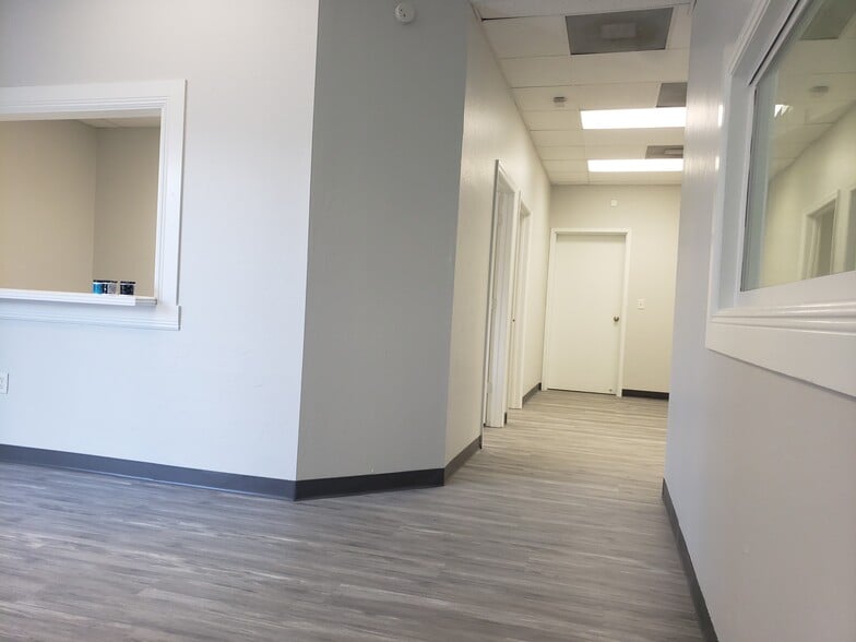 6350 Techster Blvd, Fort Myers, FL for lease - Building Photo - Image 3 of 9