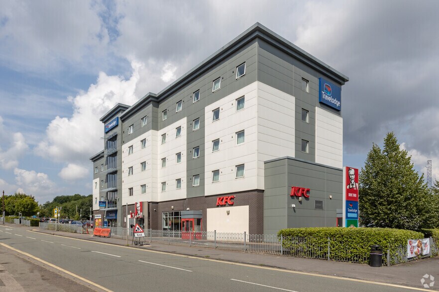 Whitehall Rd, Halesowen à louer - Photo du bâtiment - Image 3 de 5