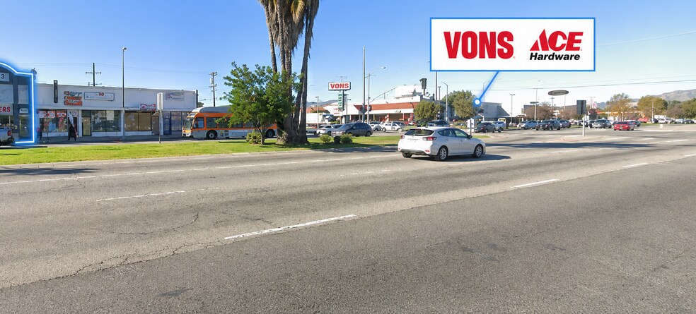 10243 Sepulveda Blvd, Mission Hills, CA à vendre - Photo du bâtiment - Image 3 de 7