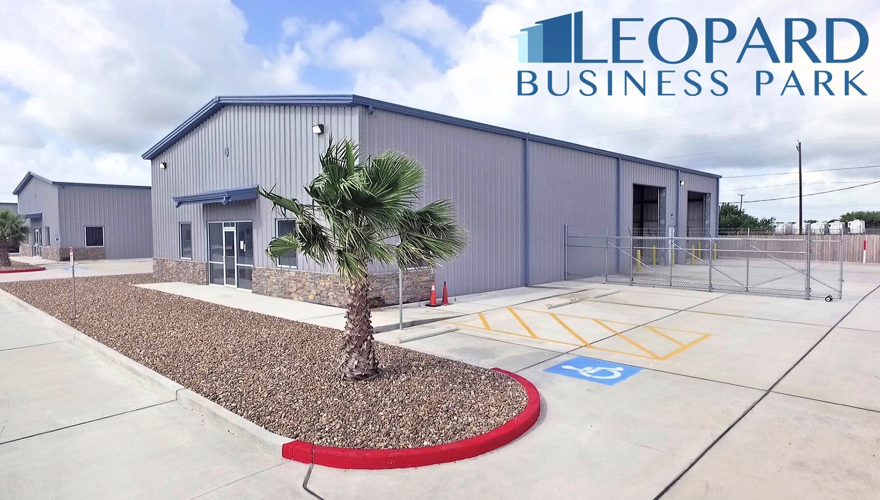 8233 Leopard St, Corpus Christi, TX for lease Building Photo- Image 1 of 13