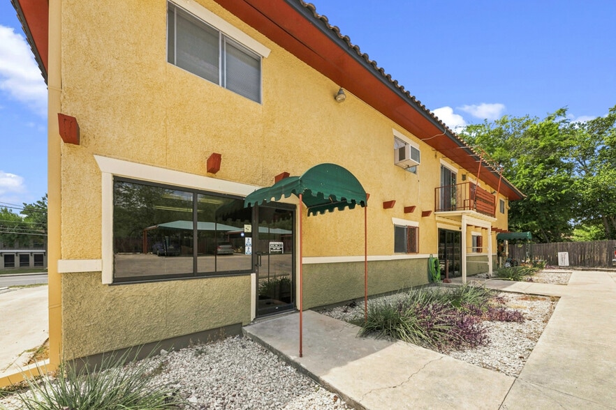 1131 Babcock Rd, San Antonio, TX for sale - Building Photo - Image 3 of 25