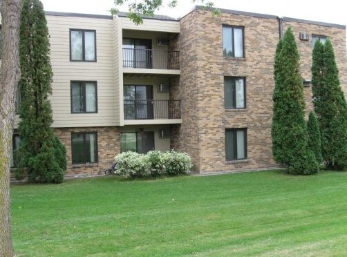 623 West Fir, Fergus Falls, MN for sale - Primary Photo - Image 1 of 18