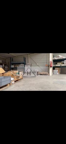 Industrial in Taverny for sale - Interior Photo - Image 3 of 7