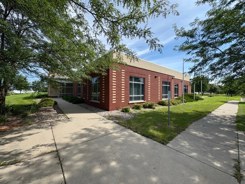 1500 US 59, Marshall, MN for sale - Building Photo - Image 2 of 4