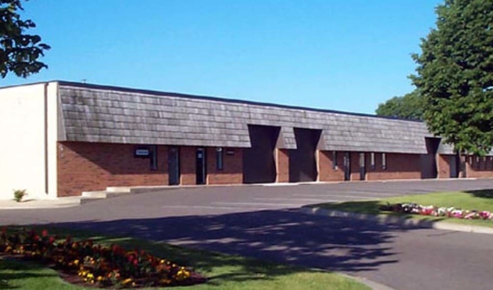 7251-7281 Commerce Cir E, Fridley, MN à louer - Photo du bâtiment - Image 2 de 4