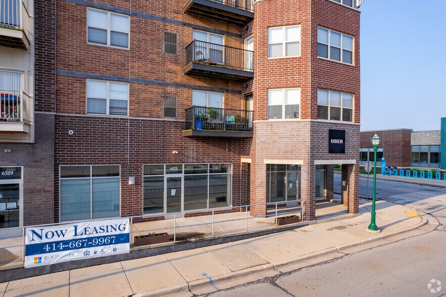 6501-6519 W Greenfield Ave, West Allis, WI à louer - Photo du bâtiment - Image 2 de 2