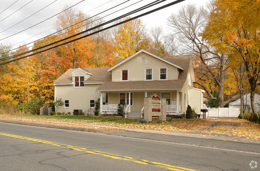 937 S Main St, Plantsville, CT à vendre - Photo principale - Image 1 de 1