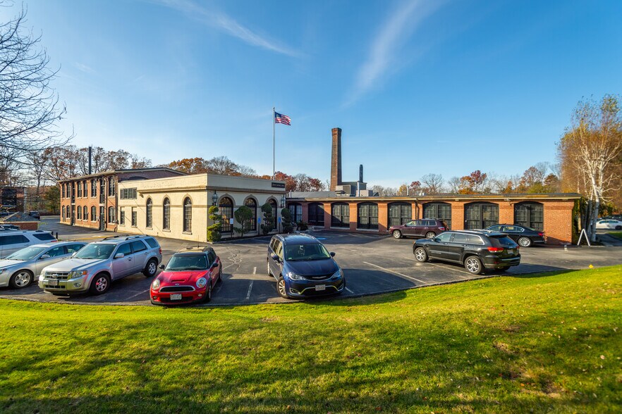 31 Hayward St, Franklin, MA à louer - Photo du bâtiment - Image 2 de 21