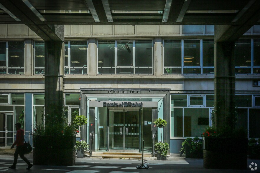 45 Beech St, Londres à louer - Photo du bâtiment - Image 2 de 10