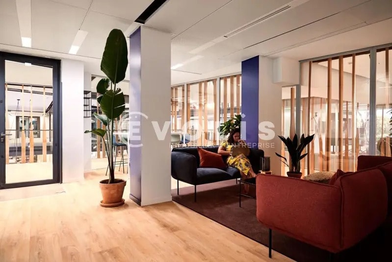 Office in Paris for lease - Interior Photo - Image 2 of 9