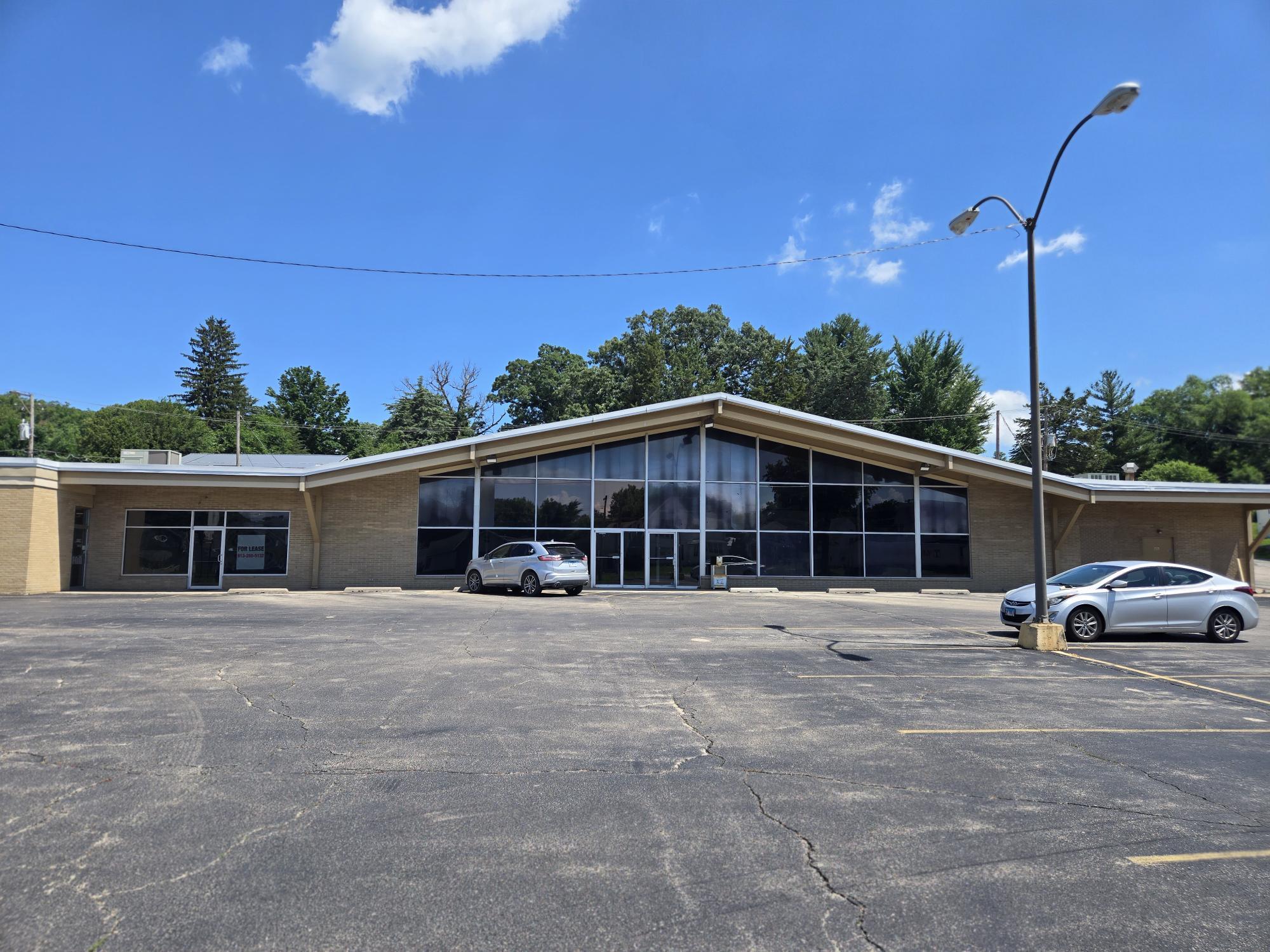 414 E Lincolnway, Morrison, IL à louer Photo du bâtiment- Image 1 de 3