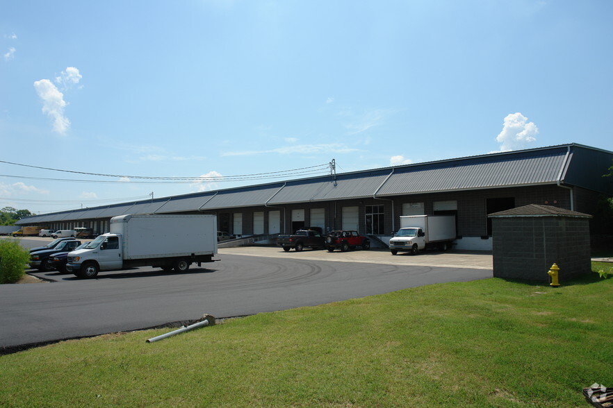 1044-1052 Avondale Rd, Hendersonville, TN for lease - Building Photo - Image 3 of 6