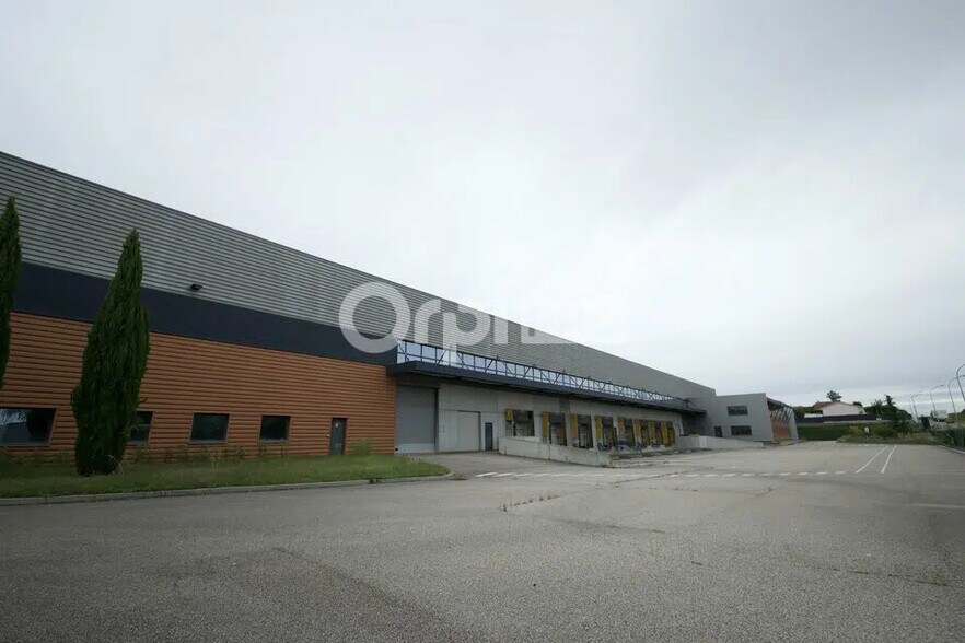 Bureau dans Miribel à louer - Photo du bâtiment - Image 2 de 5