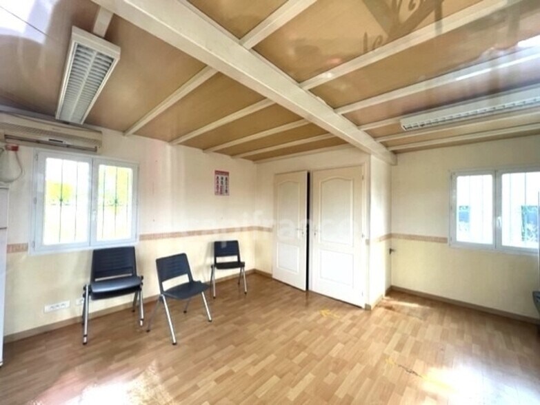 Office in Saintes for sale - Building Photo - Image 3 of 7