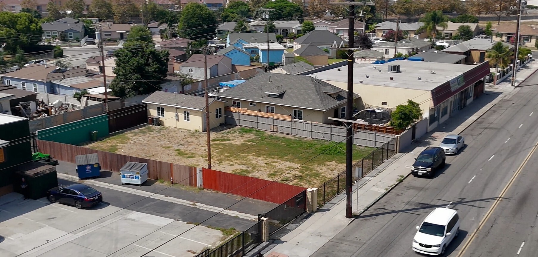 558 W Compton Blvd, Compton, CA à vendre Photo du bâtiment- Image 1 de 1