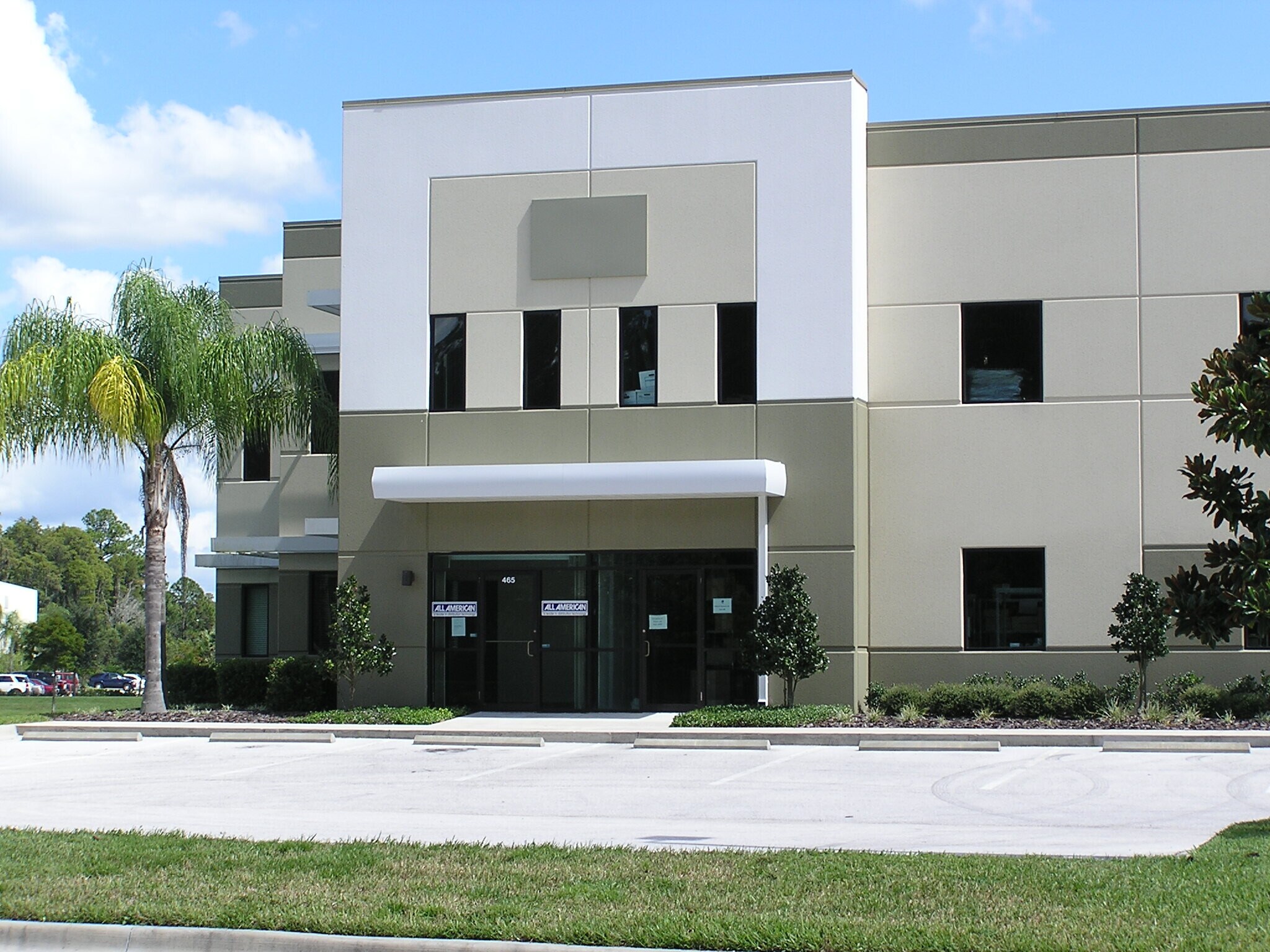 640 Brooker Creek Blvd, Oldsmar, FL à louer Photo du bâtiment- Image 1 de 7