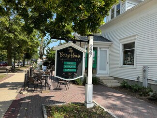 Plus de détails pour 227 S 3rd St, Geneva, IL - Commerce de détail à louer