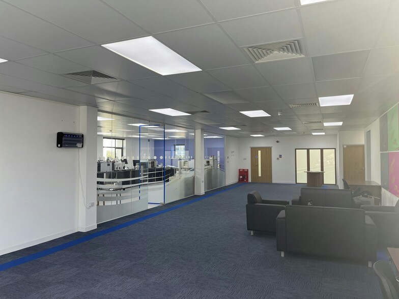Western Ave, Bridgend for lease - Building Photo - Image 3 of 12