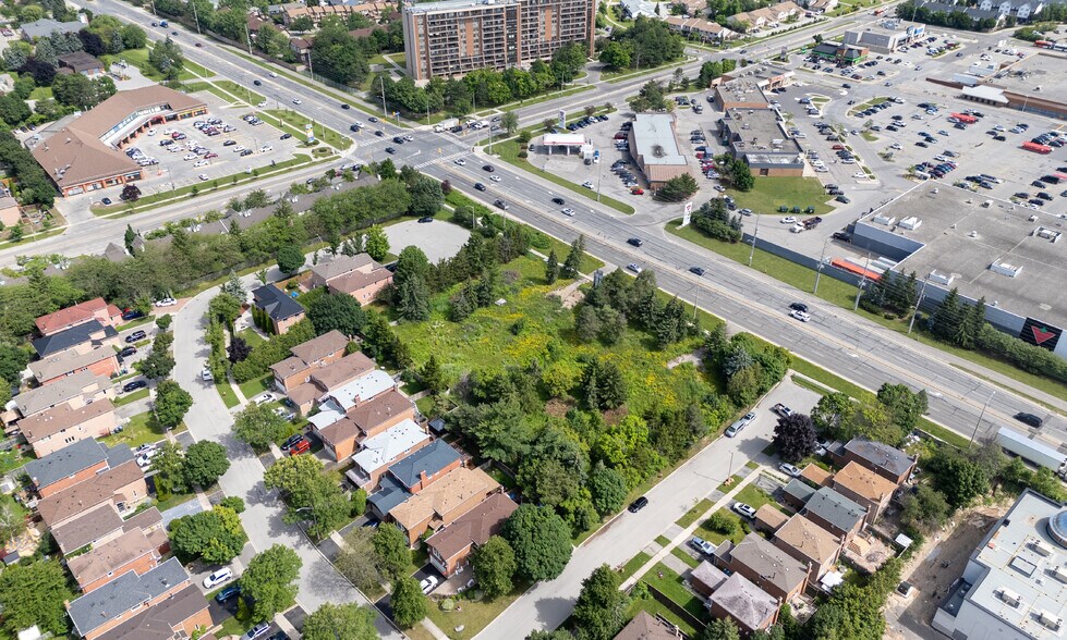 6532-6544 Winston Churchill Blvd, Mississauga, ON à vendre - Photo du bâtiment - Image 2 de 5