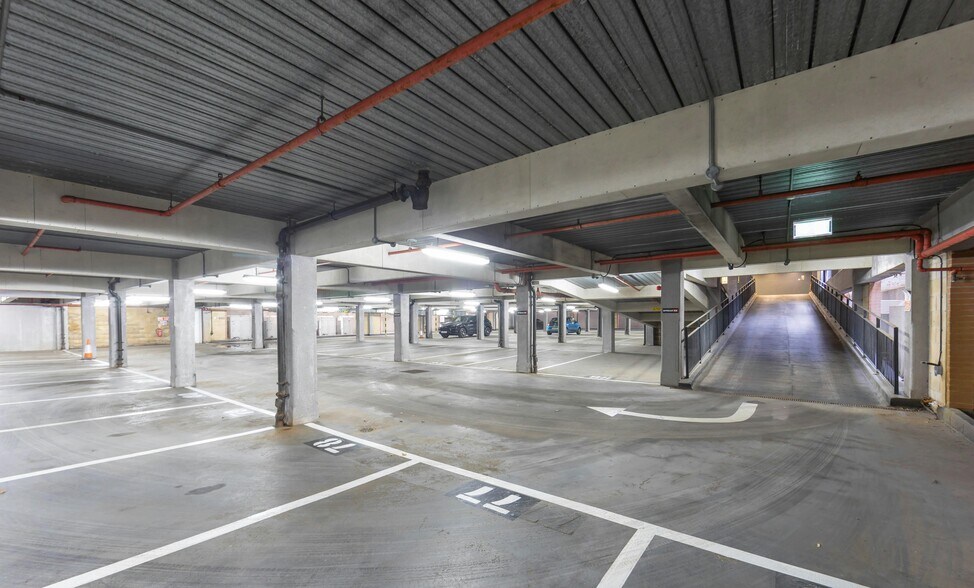 26-30 Upper Marlborough Rd, St Albans for lease - Building Photo - Image 2 of 7