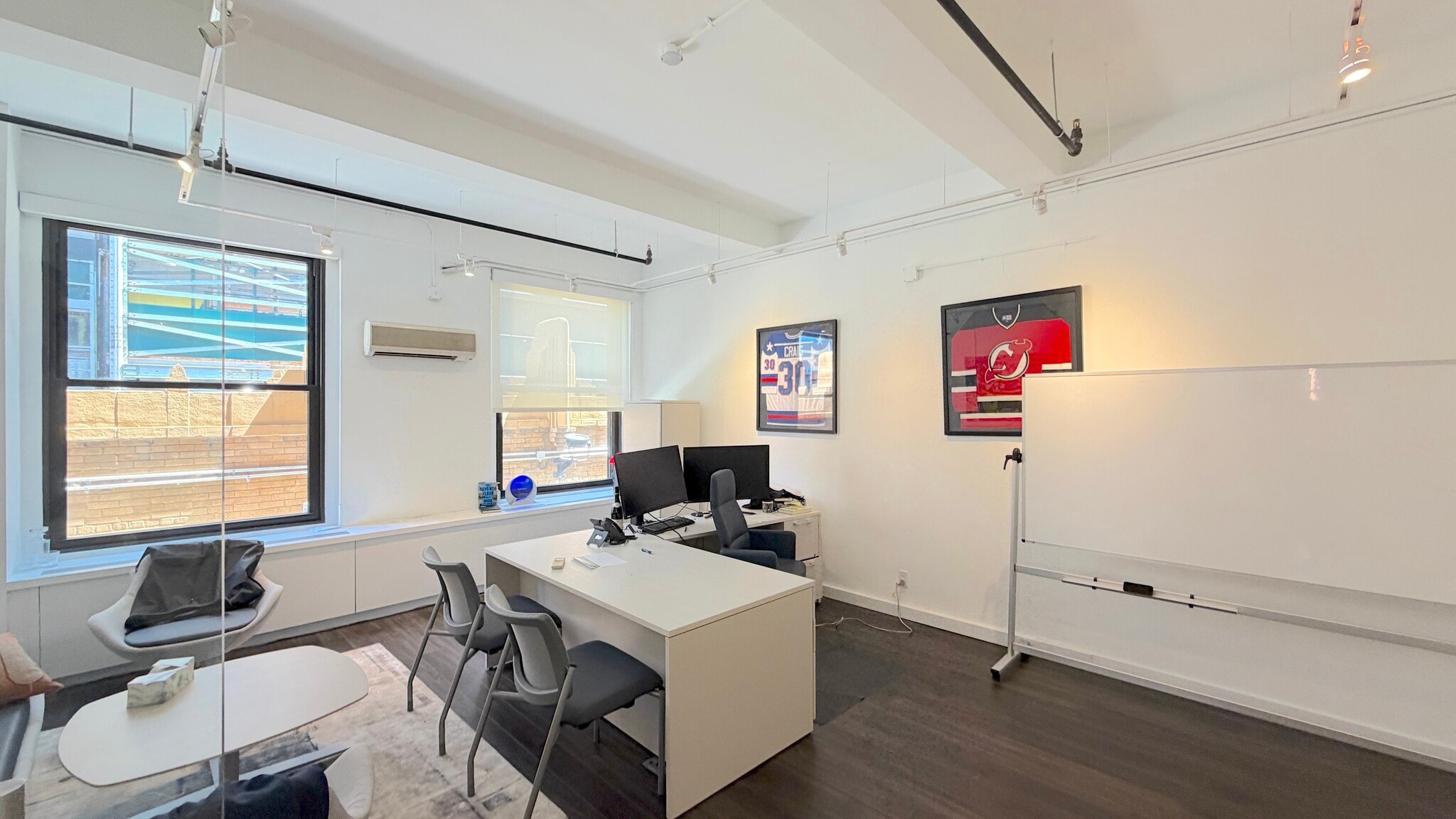 9 Times Sq, New York, NY for lease Interior Photo- Image 1 of 7