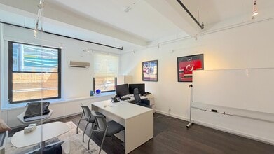 9 Times Sq, New York, NY for lease Interior Photo- Image 1 of 7