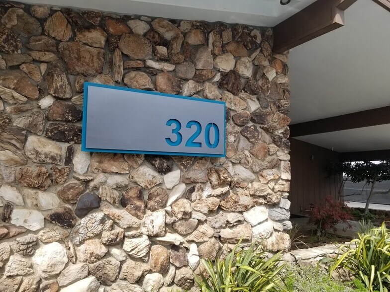 320 N 10th St, Sacramento, CA for lease - Building Photo - Image 2 of 12