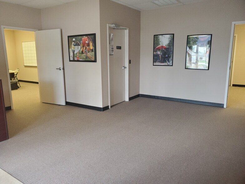 4938 Enterprise Dr, San Antonio, TX à louer - Hall d’entrée - Image 3 de 8