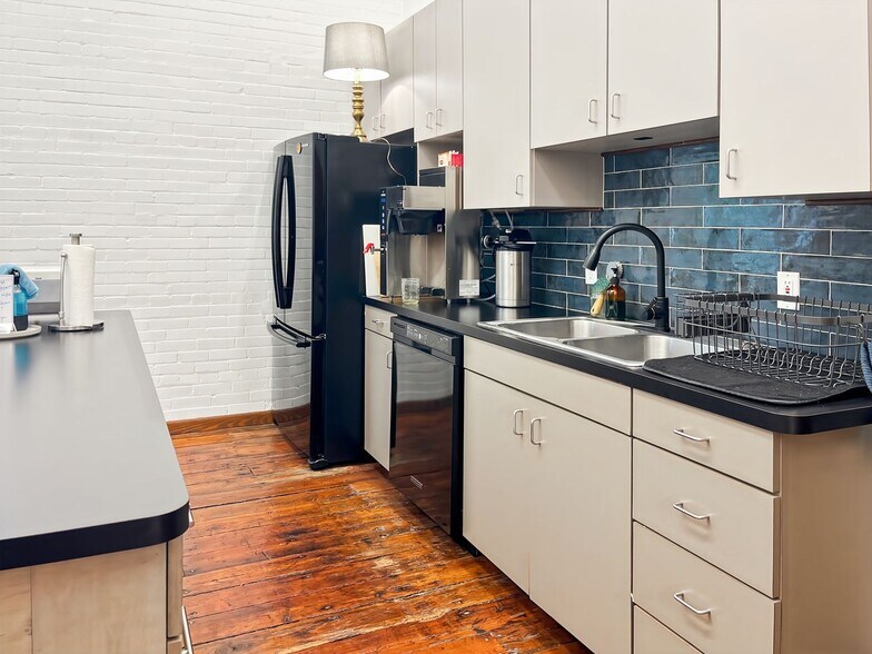 602 S Main St, Gainesville, FL for lease - Interior Photo - Image 3 of 17