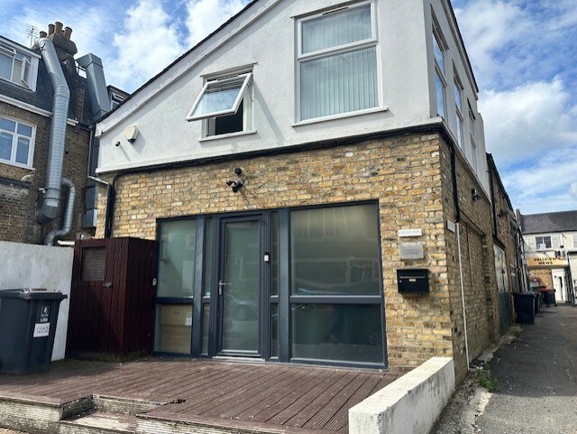 97 Bellevue Rd, Londres à louer - Photo du bâtiment - Image 2 de 2
