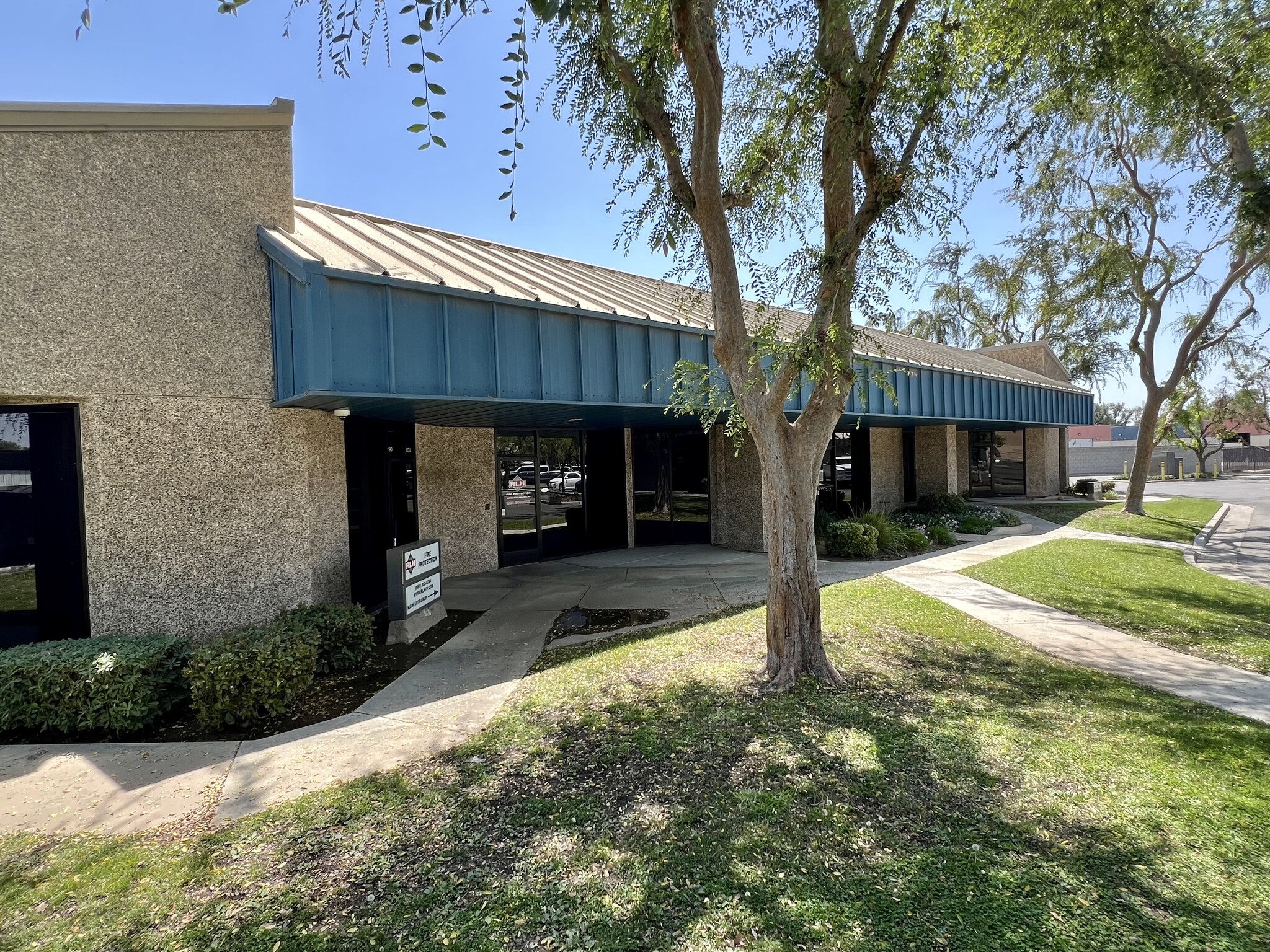 4300 Stine Rd, Bakersfield, CA for lease Building Photo- Image 1 of 4