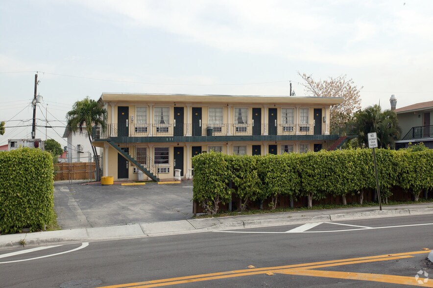 131 W 5th St, Hialeah, FL for sale - Building Photo - Image 2 of 2
