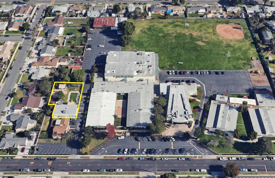 13732 Clinton St, Garden Grove, CA for lease - Primary Photo - Image 1 of 4
