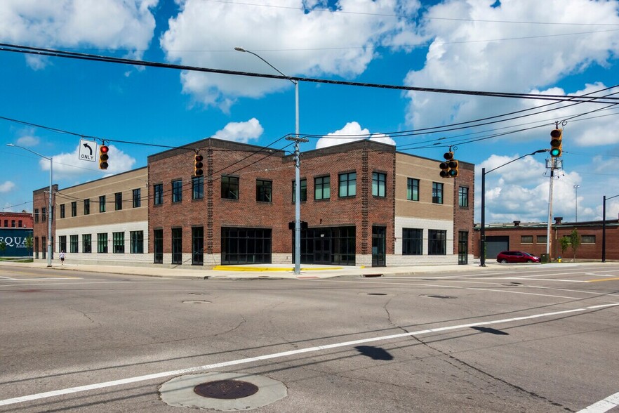 537 E Monument Ave, Dayton, OH for lease - Building Photo - Image 1 of 1