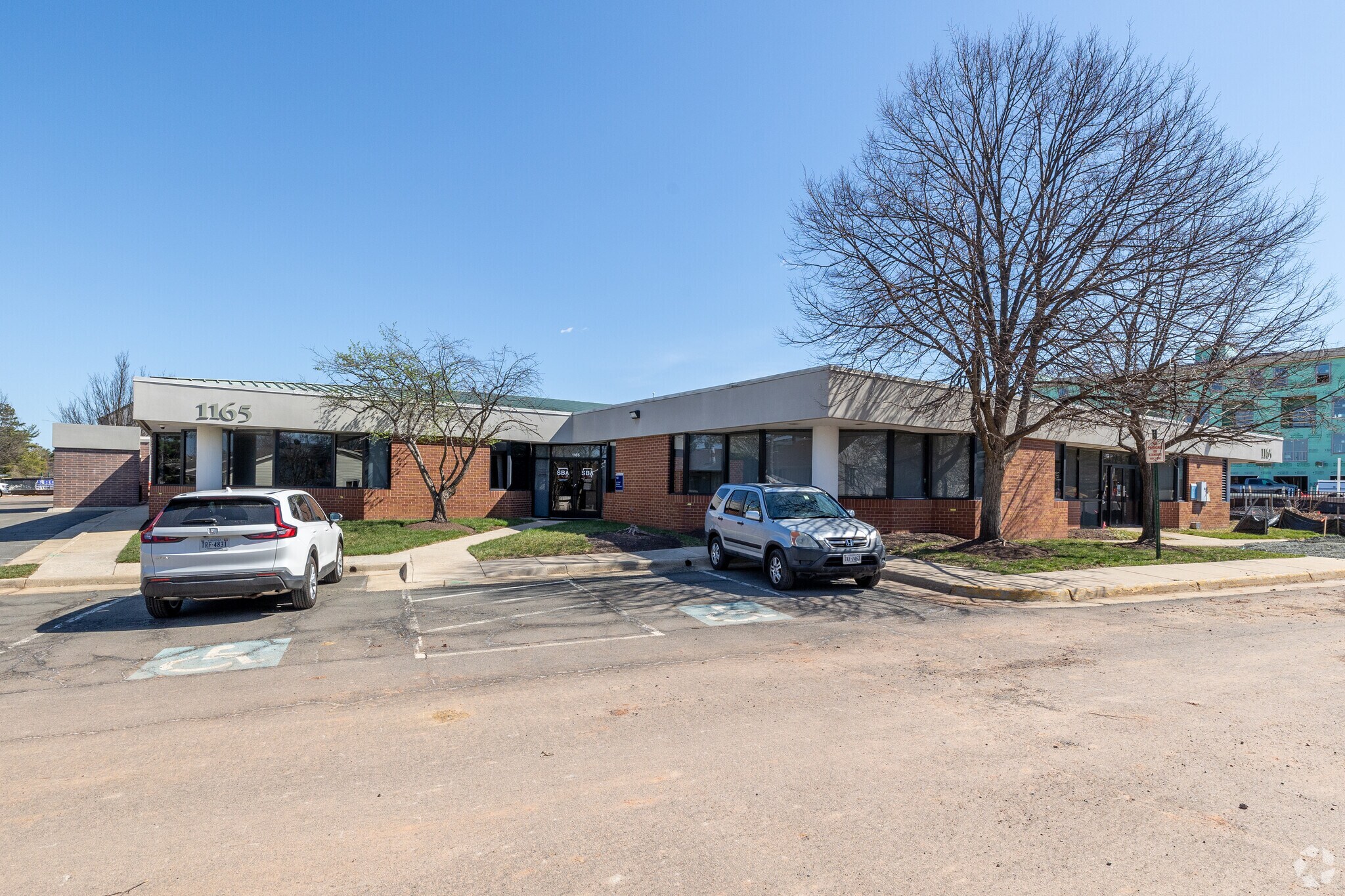 1165 Herndon Pky, Herndon, VA à vendre Photo principale- Image 1 de 7