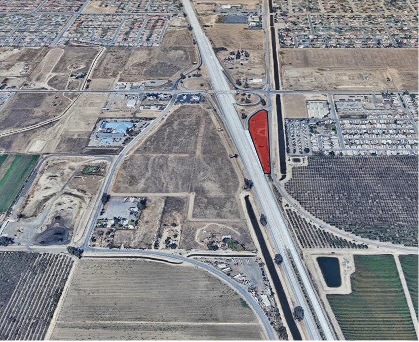 99 Freeway and Taft Highway, Bakersfield, CA à vendre Aérien- Image 1 de 2